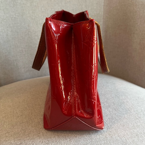 Louis Vuitton Authentic Vernis Reade PM Red Metallic Monogram Small Tote Bag - Picture 10 of 13